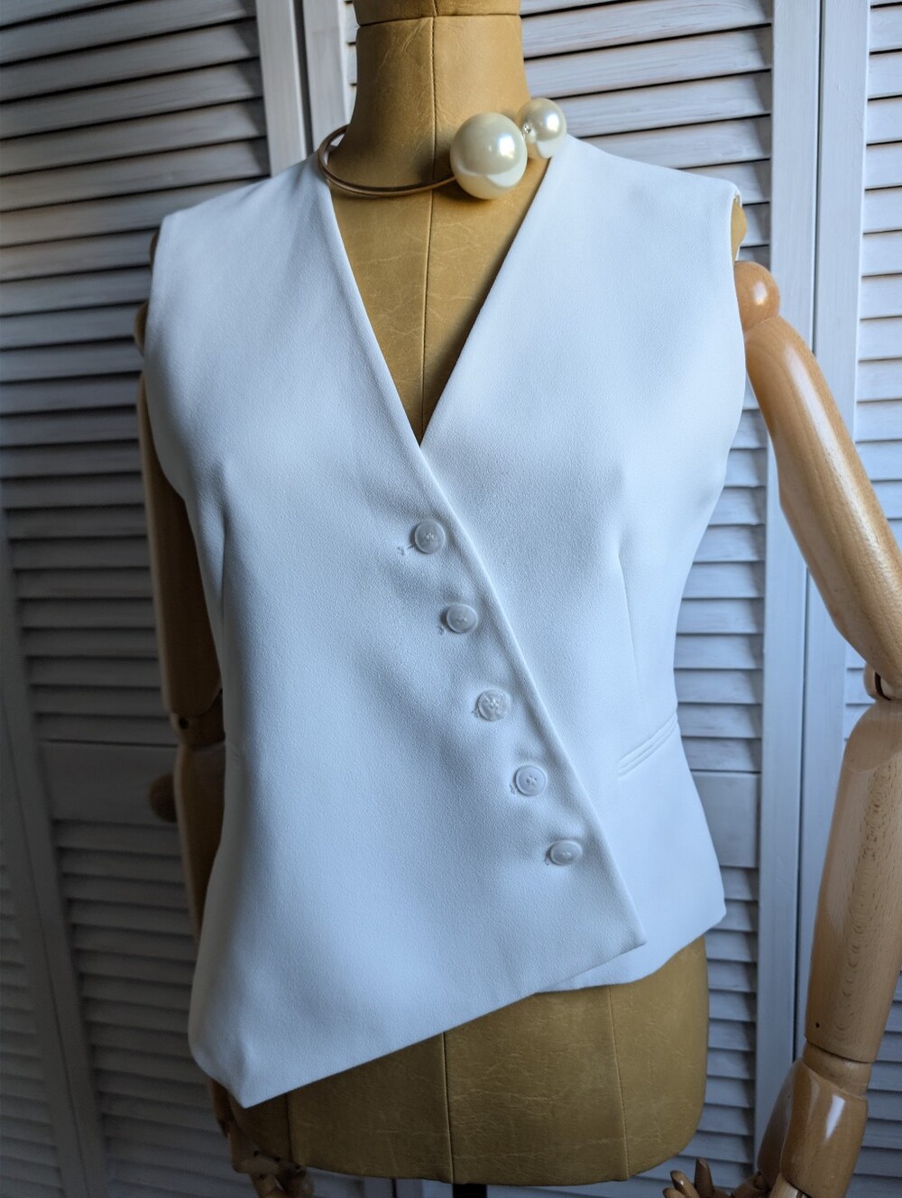 Zara White Sleeveless Tailored Button Vest